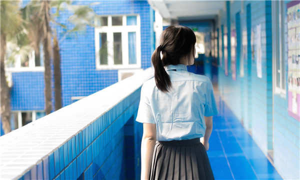 市中如何找到一个可以帮助我生孩子的女人？